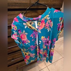 Dear Scarlett Short Sleeve Tops Colorful Size Large New With Tags